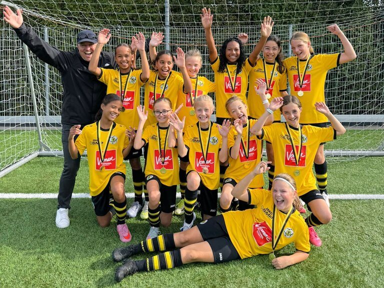 MO12-1 kampioen 031026A